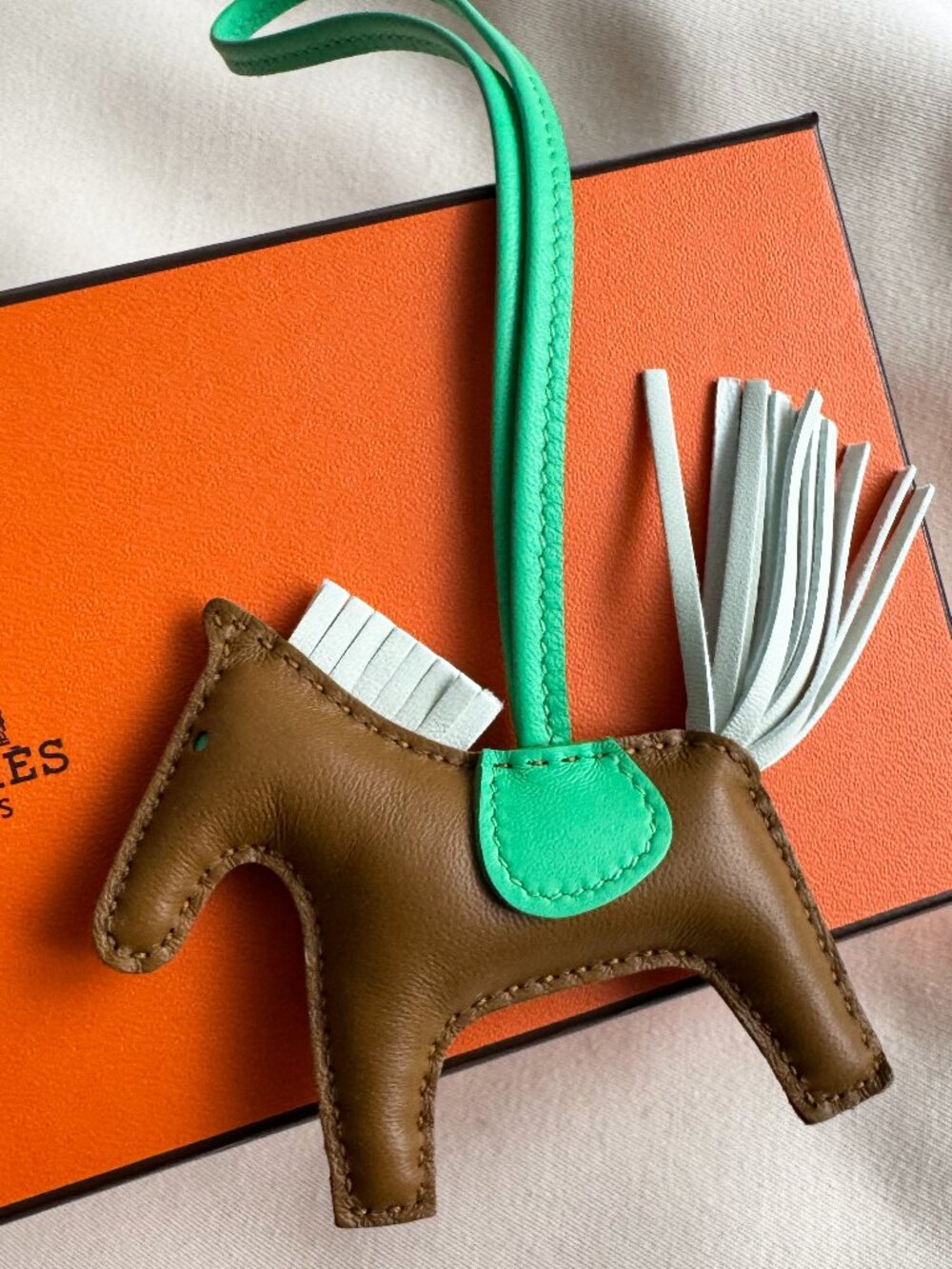 Hermes Rodeo PM Charm in Kraft / Vert fizz / Vert comics
